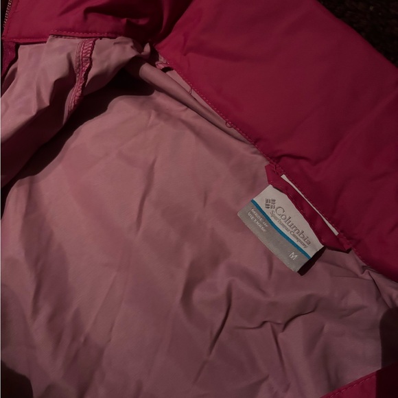 Columbia Women's Fuchsia Windbreaker - Picture 3 of 3